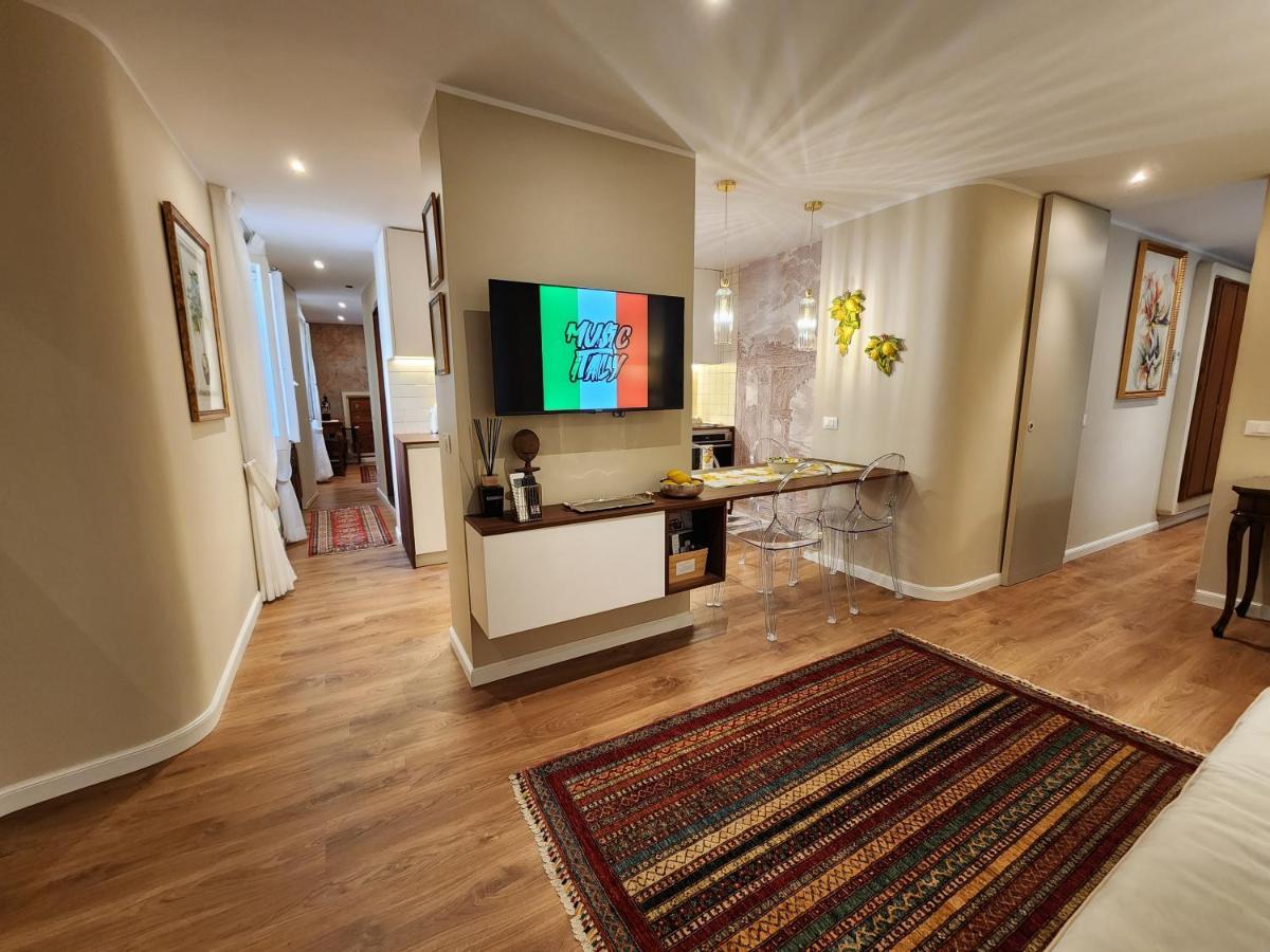 Charming Stay In Roma - Luxury Holiday Apartment Bagian luar foto