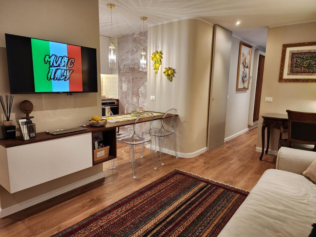 Charming Stay In Roma - Luxury Holiday Apartment Bagian luar foto