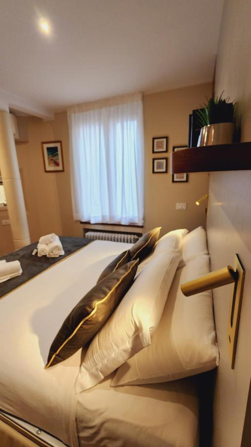 Charming Stay In Roma - Luxury Holiday Apartment Bagian luar foto