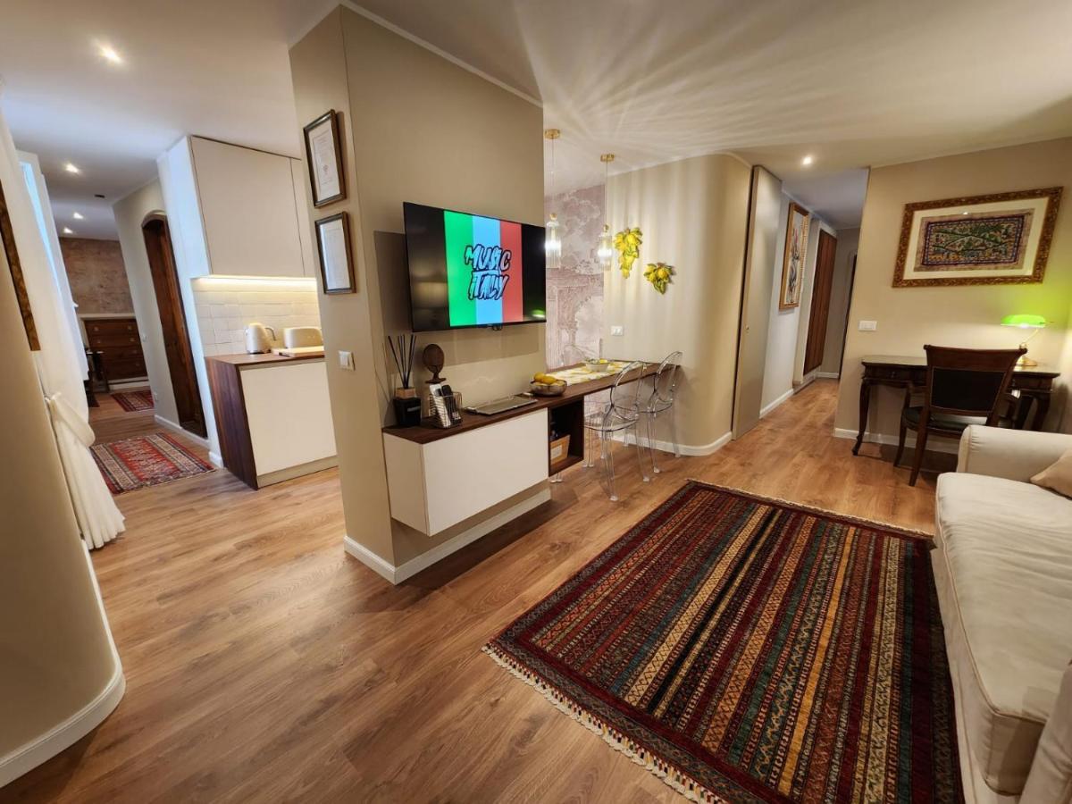 Charming Stay In Roma - Luxury Holiday Apartment Bagian luar foto