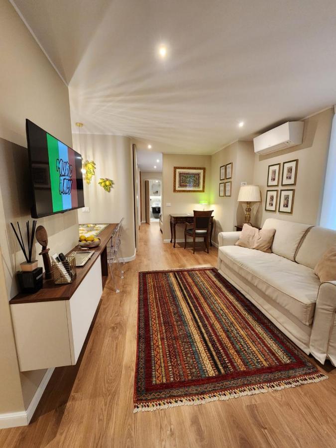 Charming Stay In Roma - Luxury Holiday Apartment Bagian luar foto