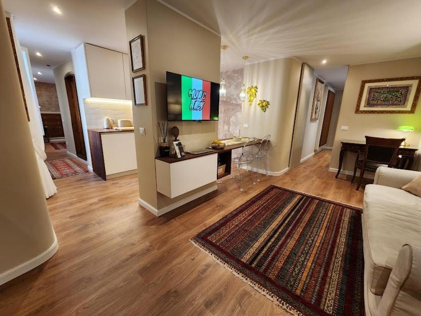 Charming Stay In Roma - Luxury Holiday Apartment Bagian luar foto